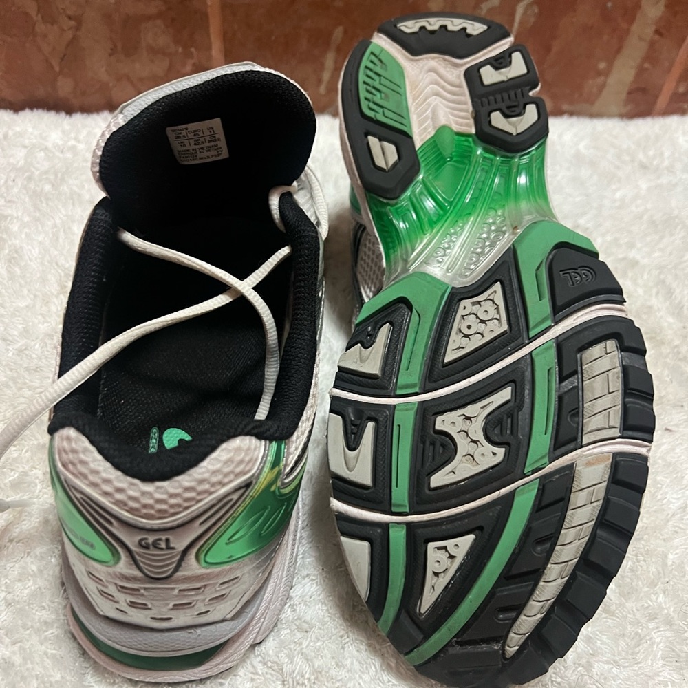 ASICS - Picture 5 of 5